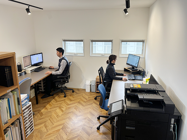 事務所内部